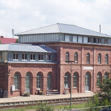 Blechdach auf Bahnhofsgebäude
